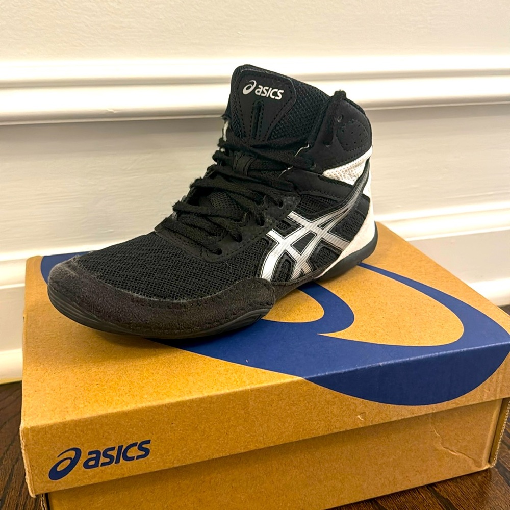 Kids boxing or wrestling shoes
